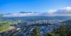 隶属恩施土家族苗族自治州(湖北省鹤峰县属于哪个市管)