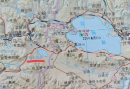 位于青海柴达木盆地(茶卡盐湖在哪里个城市哪个省)