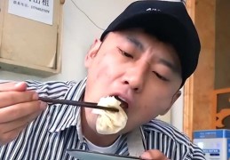 美食博主乌拉拉资料(乌拉拉是谁演的)