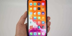 iphone11黑屏但是机器是开着的(iphone11黑屏无法唤醒屏幕)