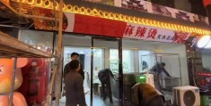 天水一理发店连夜改成麻辣烫店,股东：太火了,全是游客