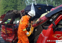 交通事故请律师收费标准(交通事故请律师划算吗)