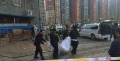 为什么感觉人死了抬着会特别重？(180人抬棺材场面)